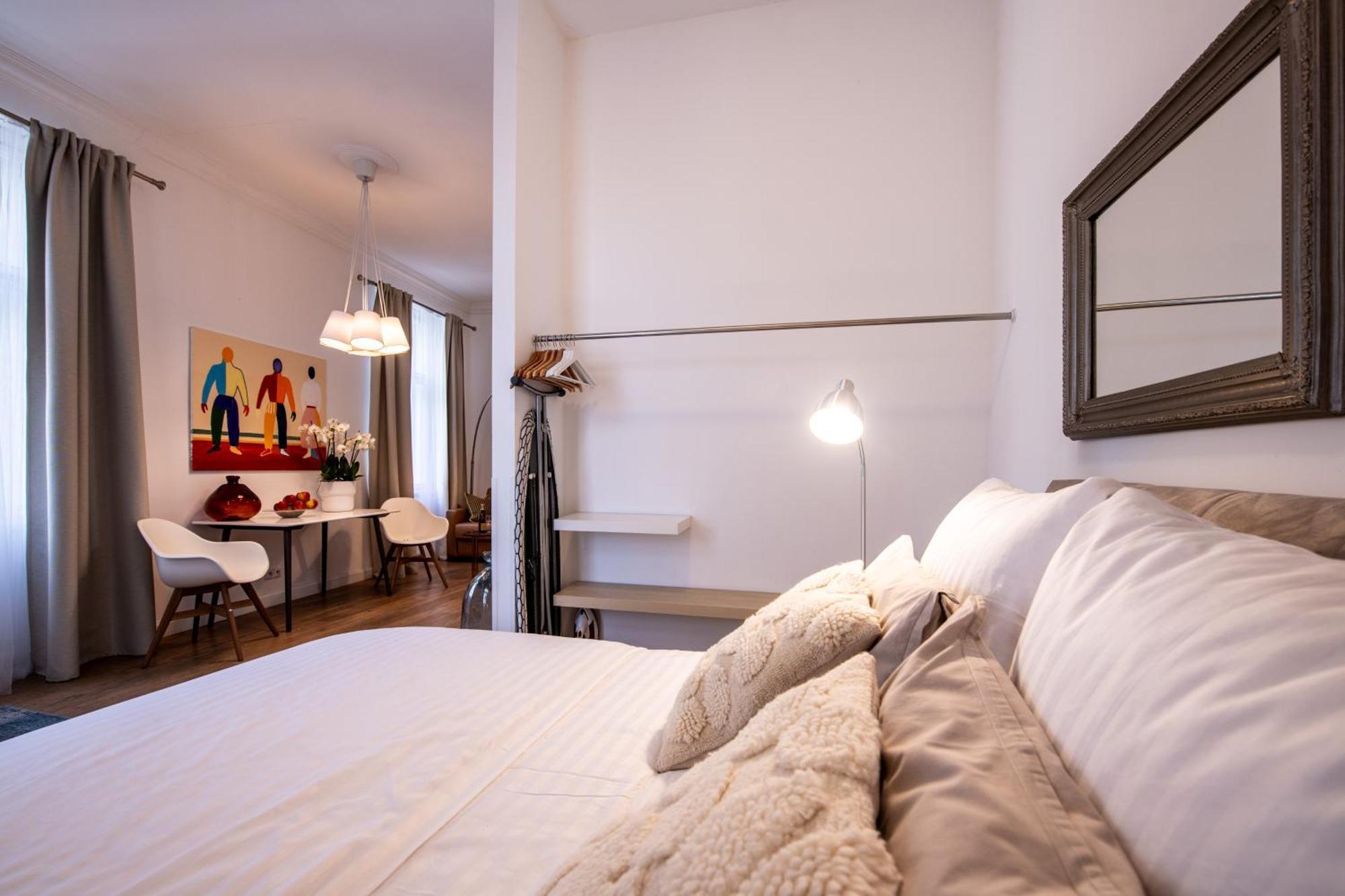 Modern Downtown Apt - Renovated, On Ideal Location Prag Exteriör bild