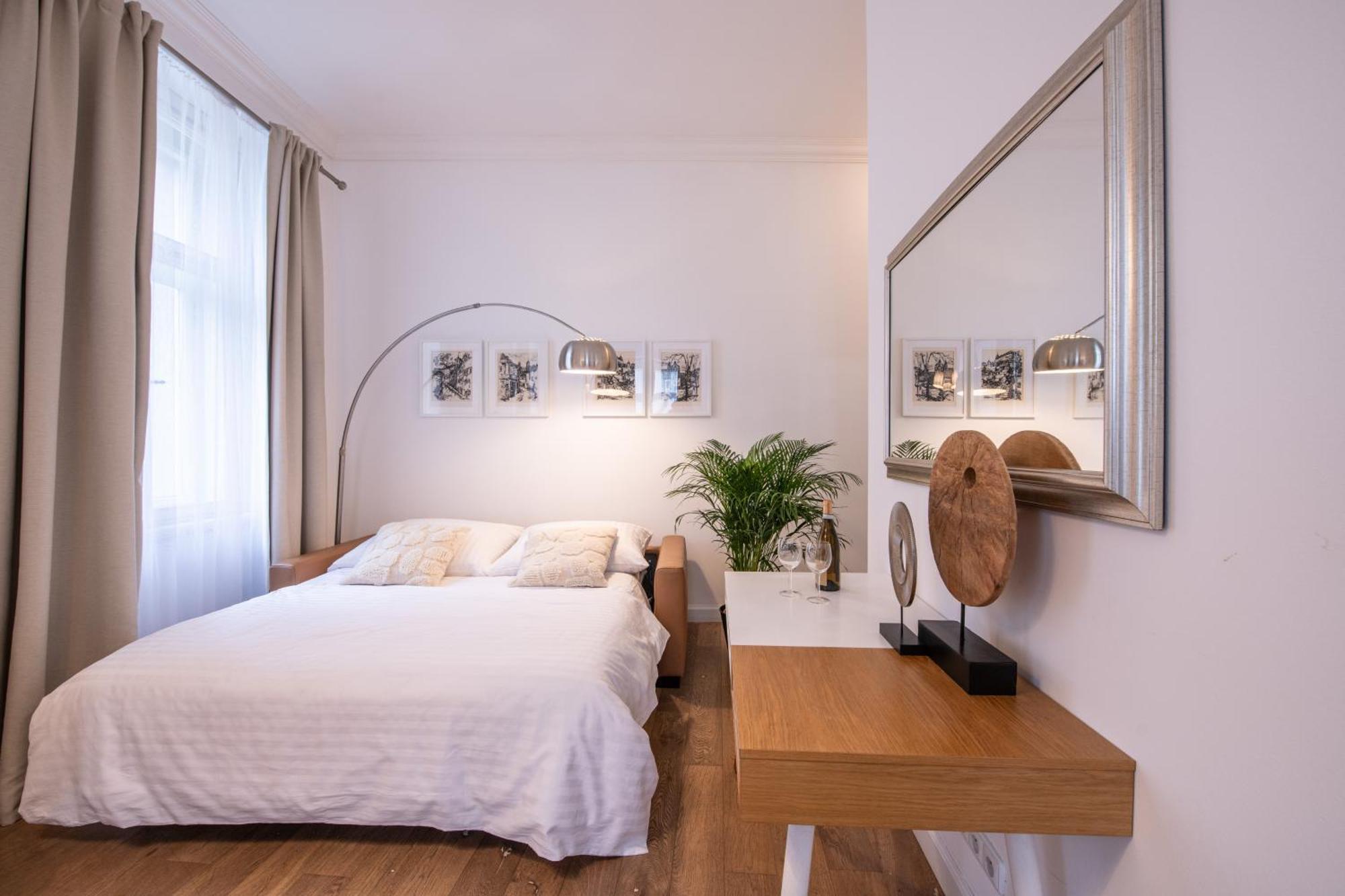Modern Downtown Apt - Renovated, On Ideal Location Prag Exteriör bild