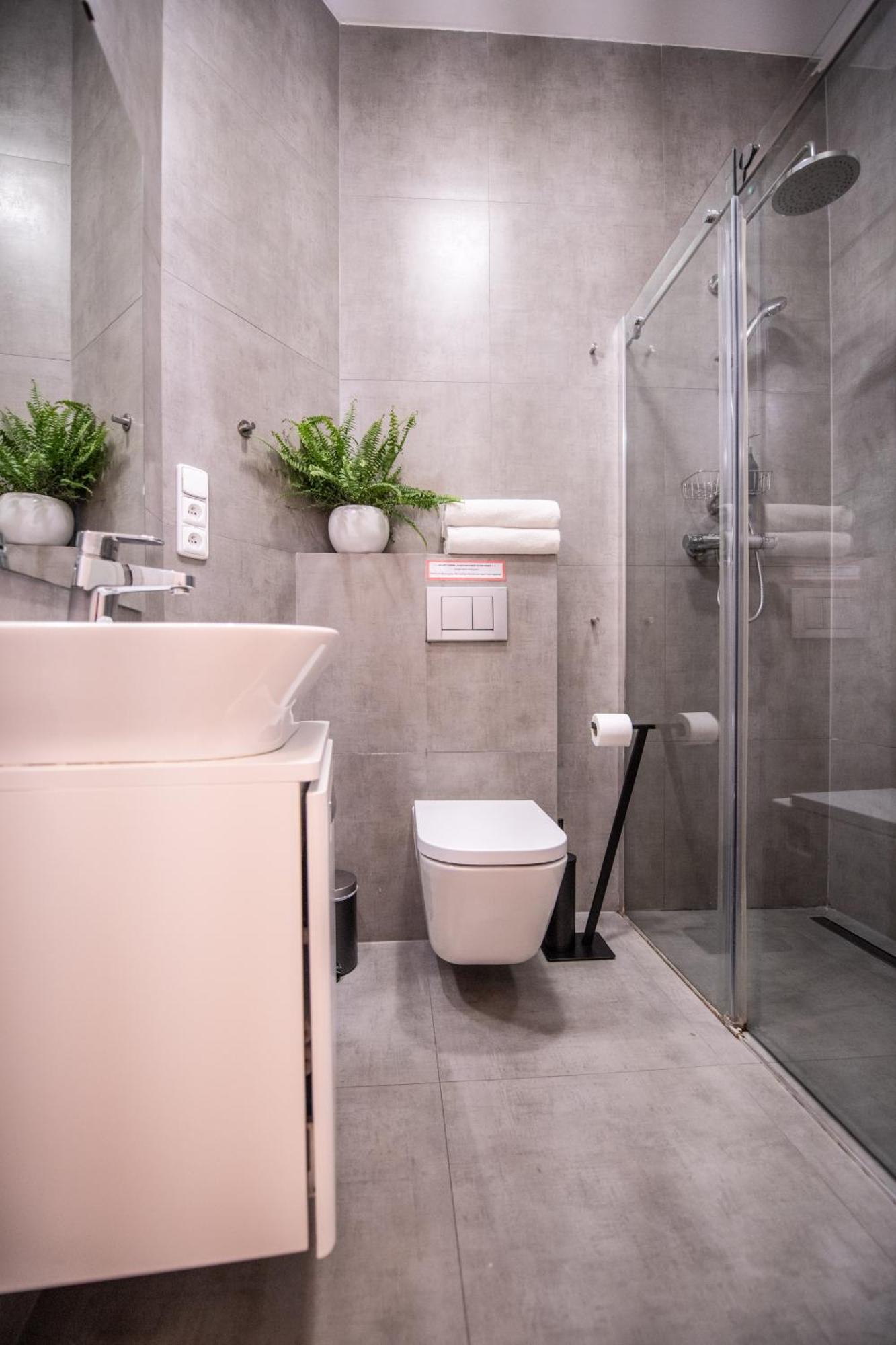 Modern Downtown Apt - Renovated, On Ideal Location Prag Exteriör bild