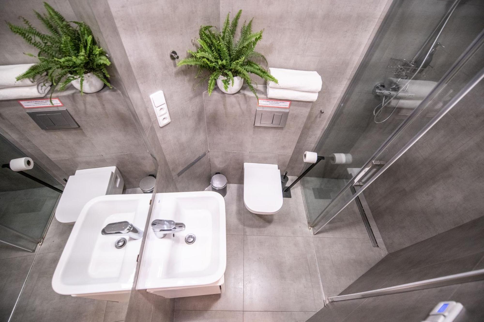 Modern Downtown Apt - Renovated, On Ideal Location Prag Exteriör bild