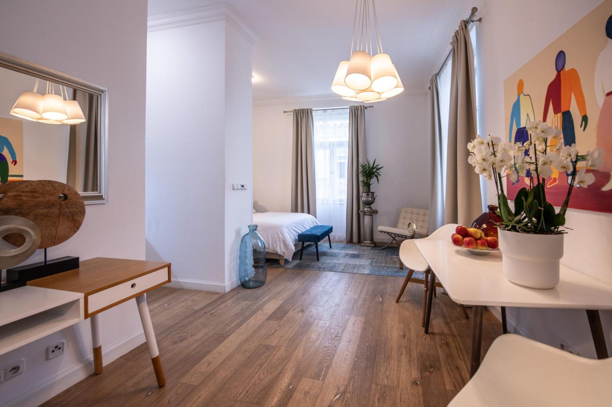 Modern Downtown Apt - Renovated, On Ideal Location Prag Exteriör bild