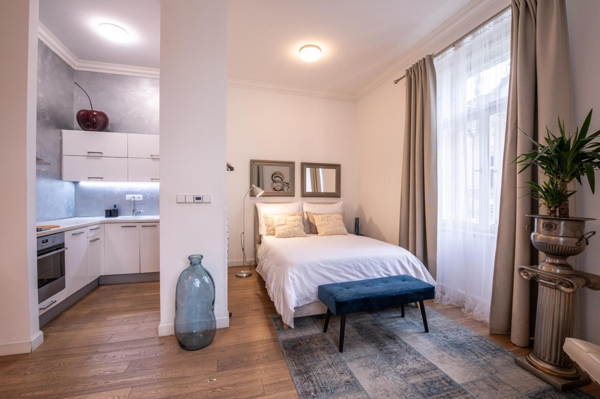 Modern Downtown Apt - Renovated, On Ideal Location Prag Exteriör bild