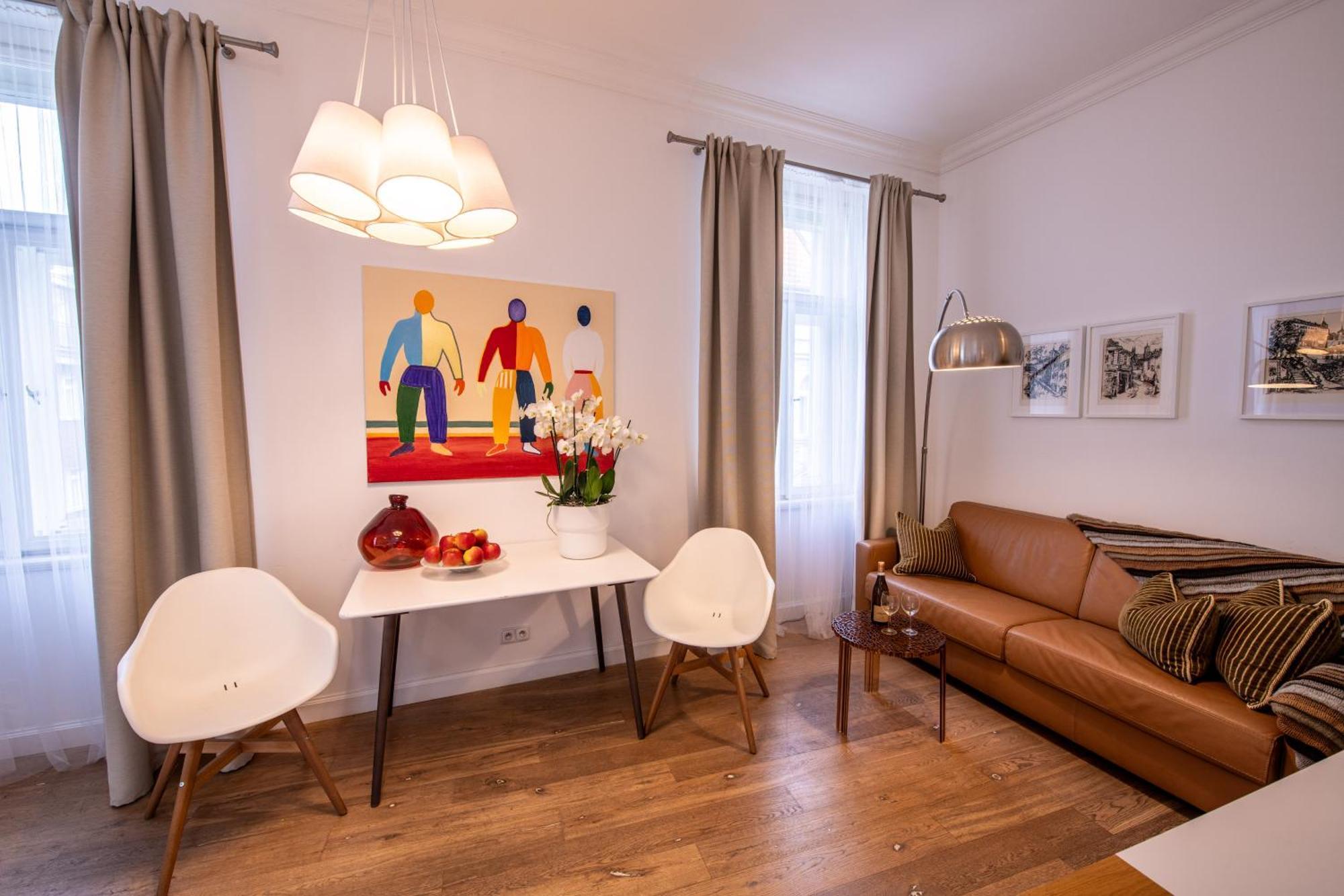 Modern Downtown Apt - Renovated, On Ideal Location Prag Exteriör bild