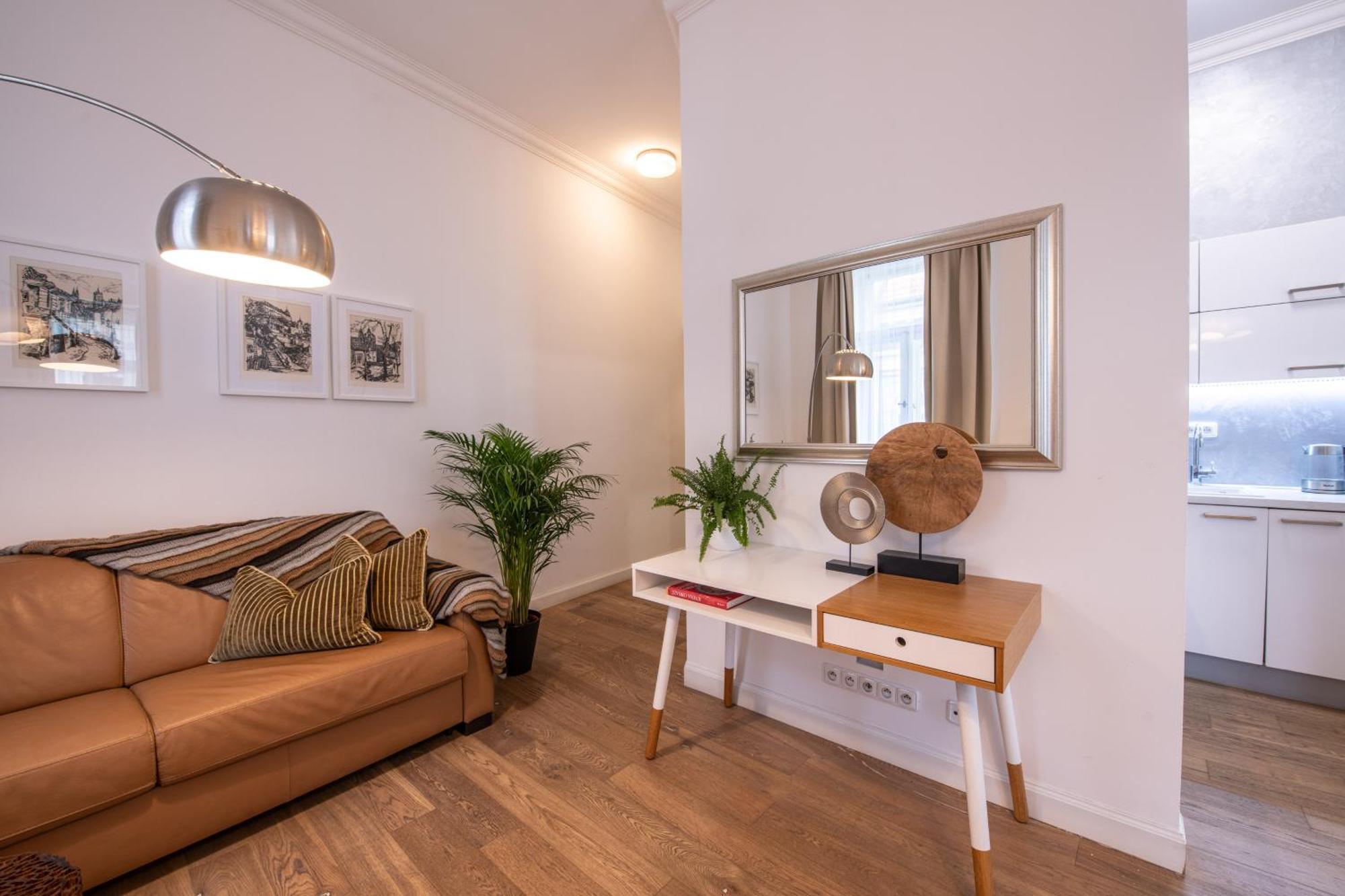 Modern Downtown Apt - Renovated, On Ideal Location Prag Exteriör bild