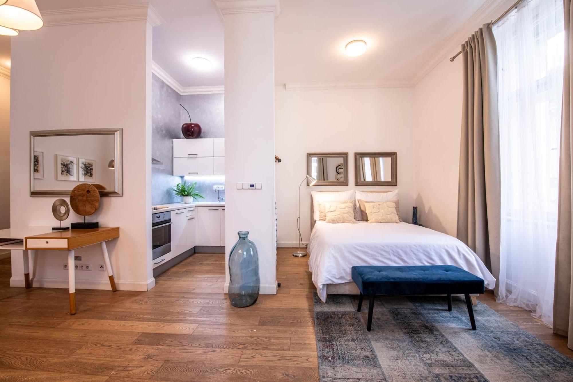 Modern Downtown Apt - Renovated, On Ideal Location Prag Exteriör bild