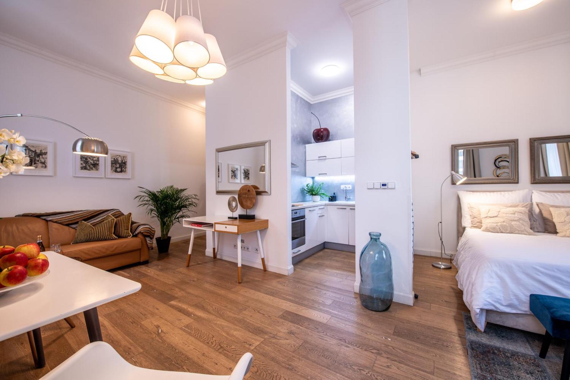 Modern Downtown Apt - Renovated, On Ideal Location Prag Exteriör bild
